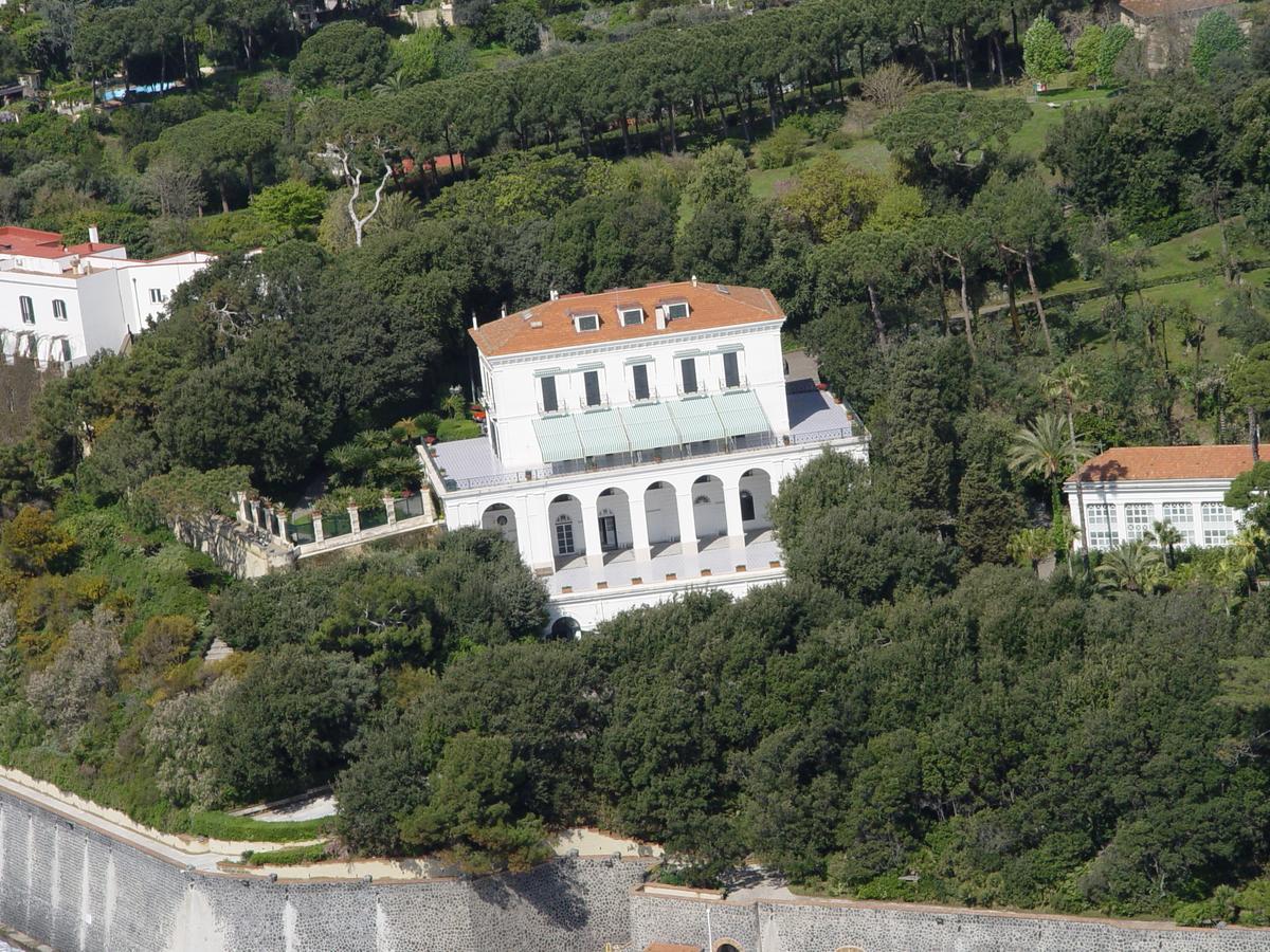 B&B A Casa Di Grazia Napoli Bagian luar foto