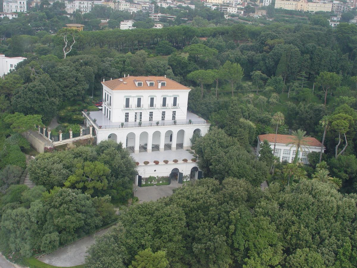 B&B A Casa Di Grazia Napoli Bagian luar foto